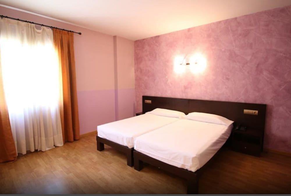 Hotel Alda Тордесиляс Екстериор снимка