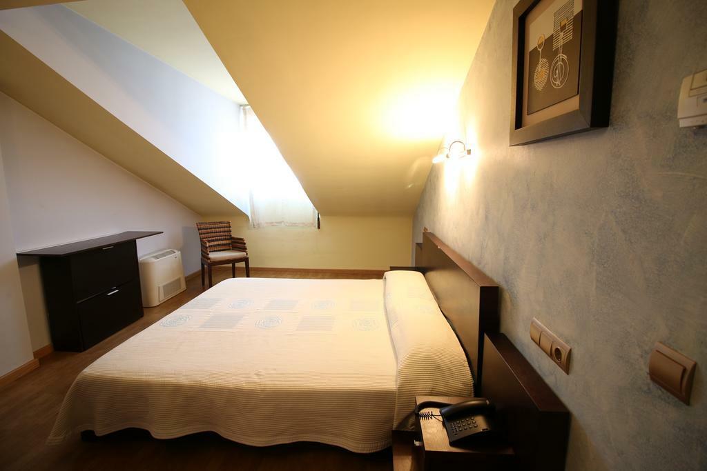 Hotel Alda Тордесиляс Екстериор снимка